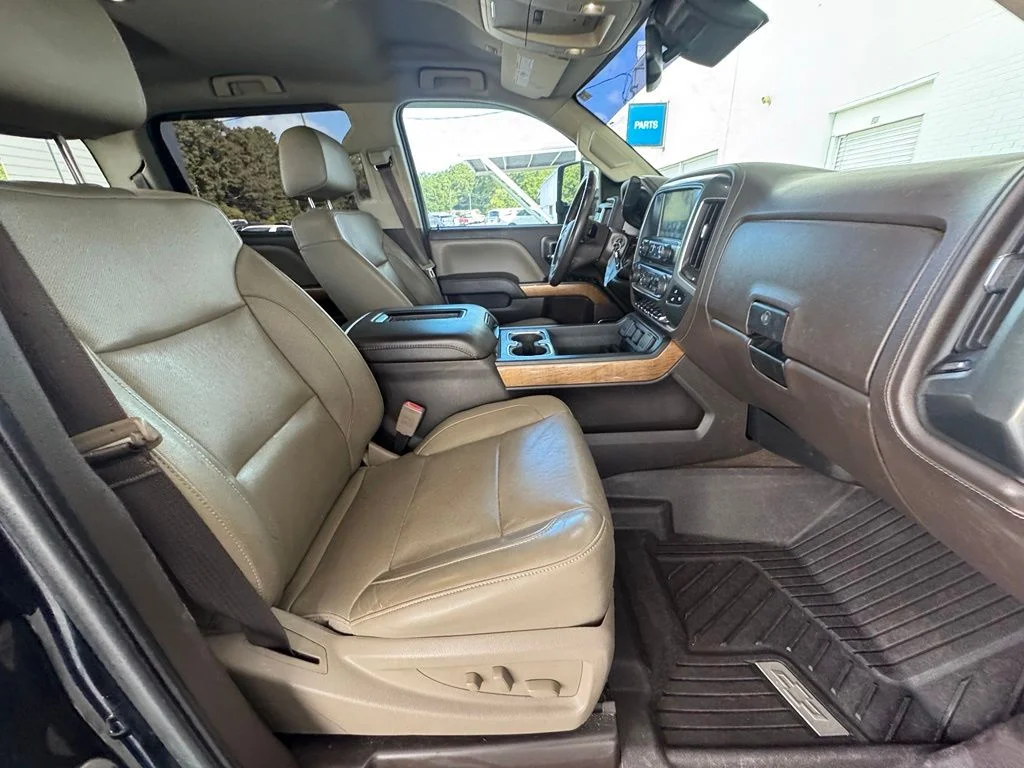 Used 2018 Black Chevrolet LTZ image 16