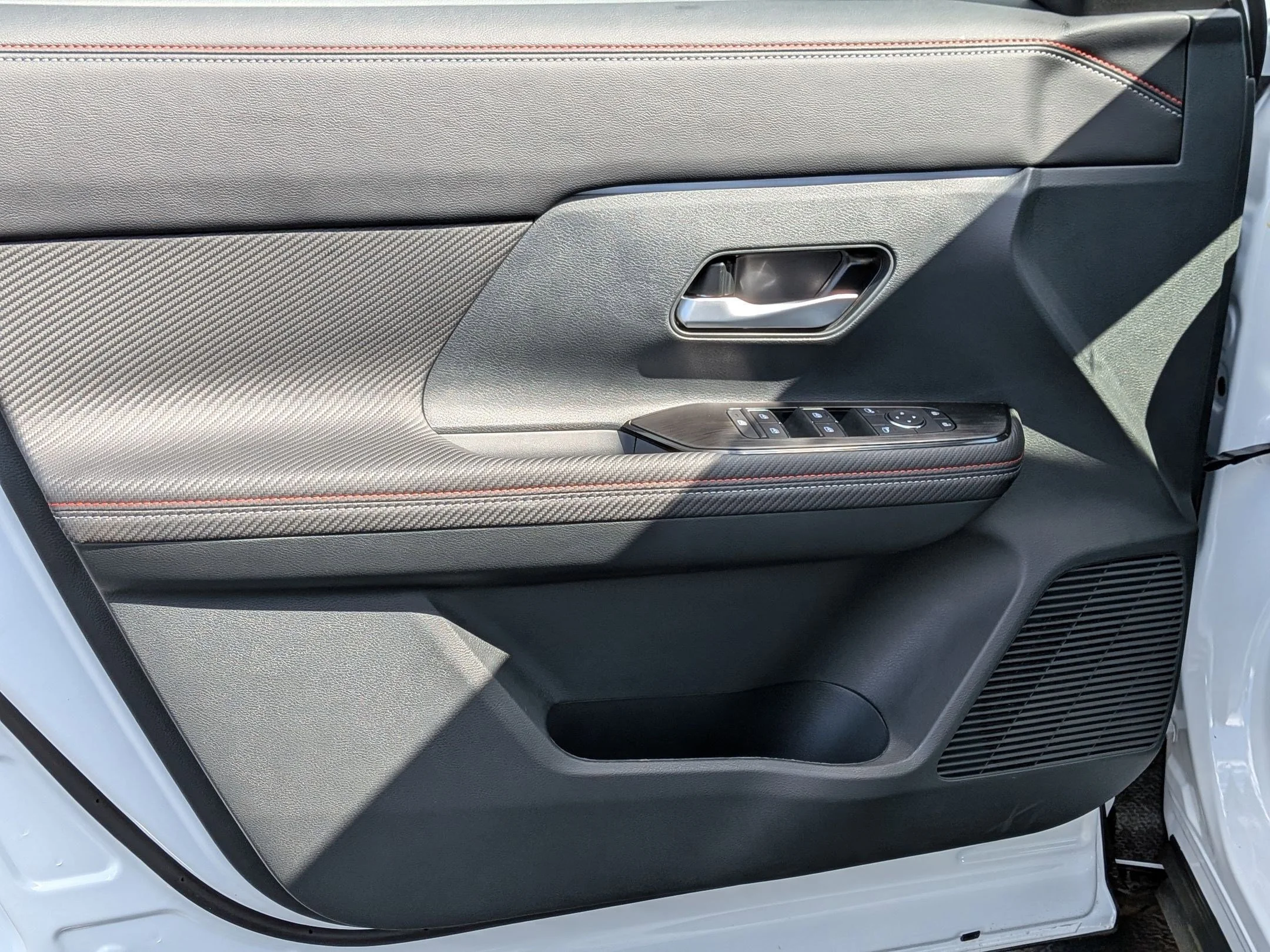 2026 Nissan KICKS SR AWD - Photo 12