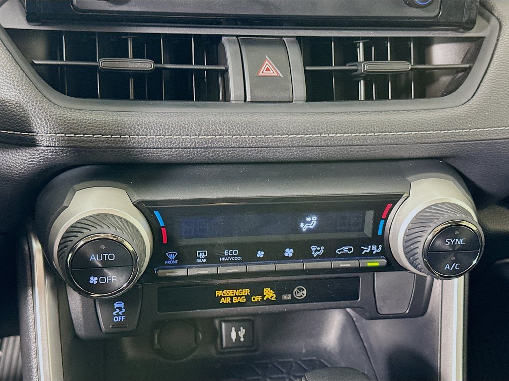 Used 2019  Toyota XLE image 15
