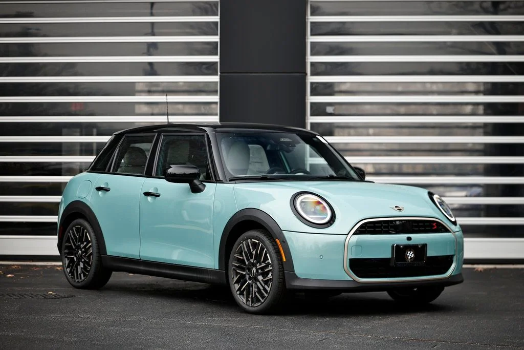 2026 MINI Hardtop Cooper S's photo