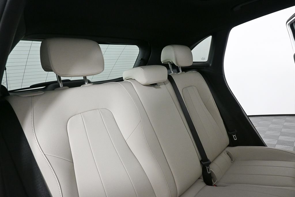 New 2026 Polar White Mercedes-Benz GLA 250 image 21
