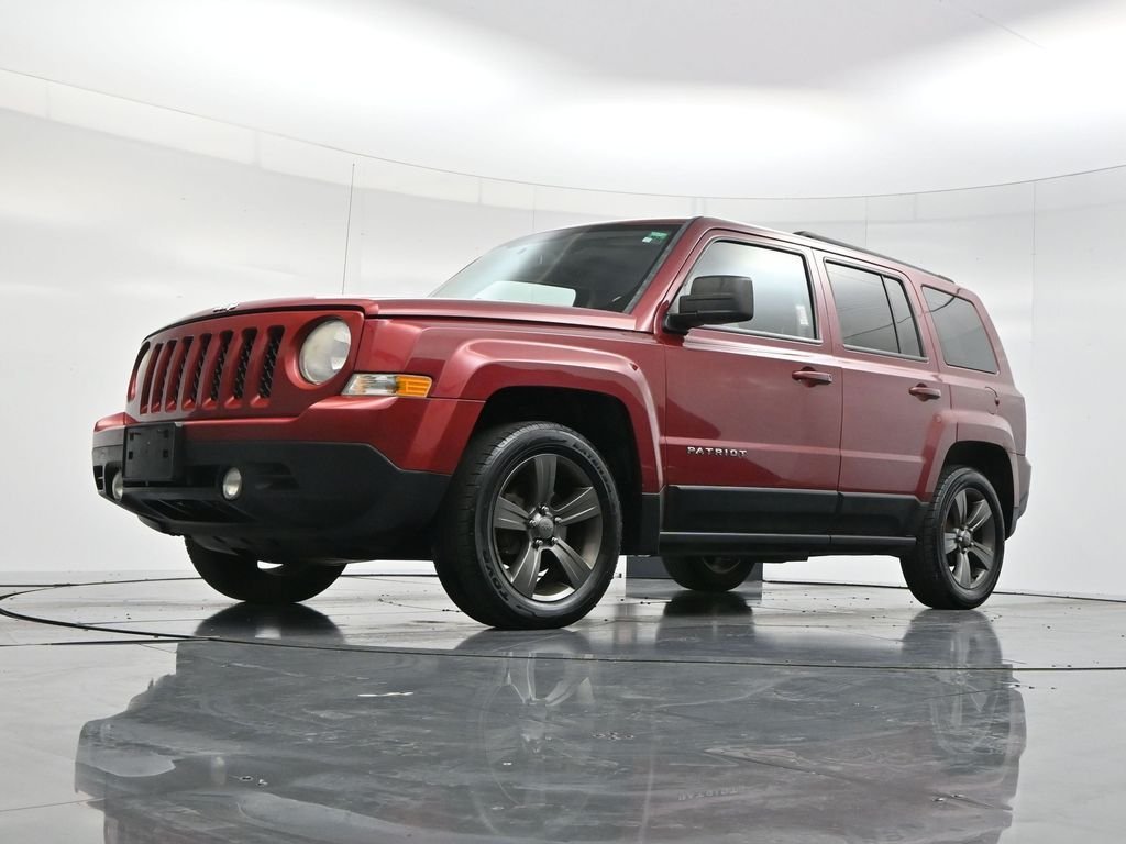 Used 2014 Deep Cherry Red Crystal Pearlcoat Jeep Latitude image 42