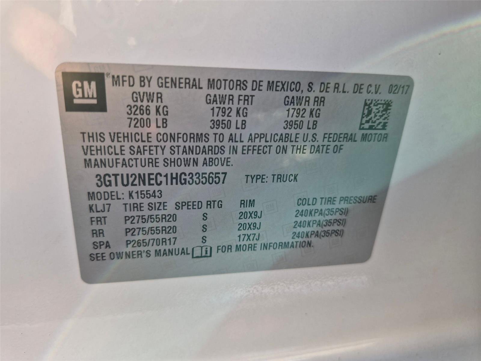 Used 2017 White Frost Tricoat GMC SLT image 37
