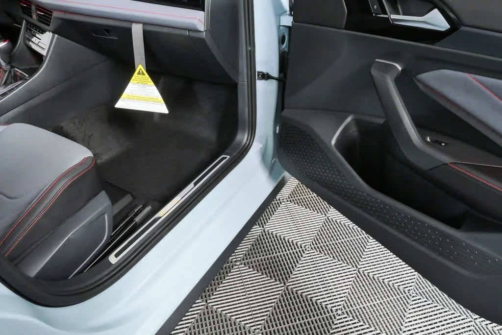 New 2026 Monument Gray w/Deep Black Roof Volkswagen Autobahn image 23