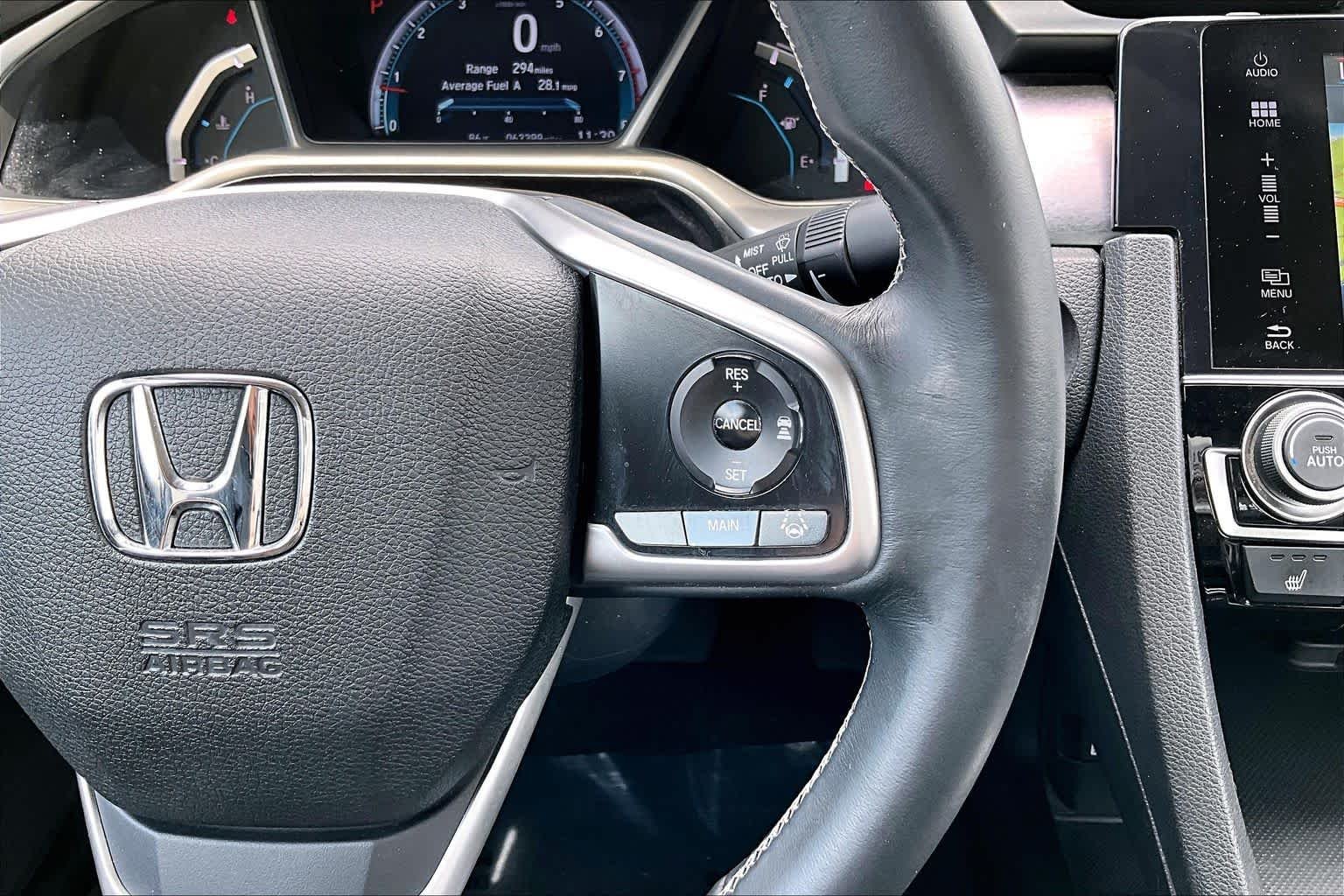 Used 2016 Modern Steel Metallic Honda Touring image 25
