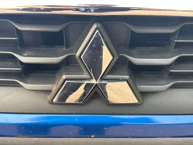 Used 2015 Octane Blue Metallic Mitsubishi ES image 14