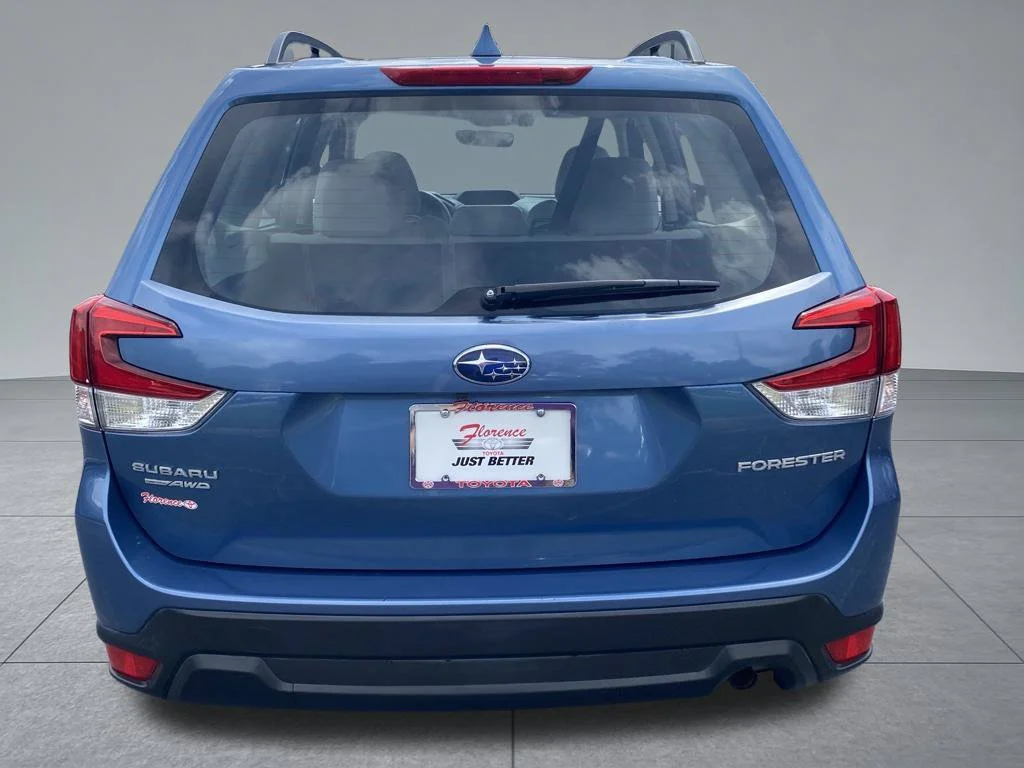 Used 2020 Blue Subaru Base image 11