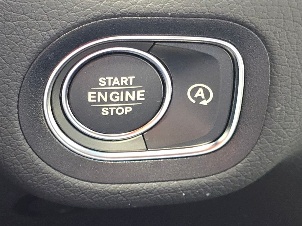 New 2026 MANUFAKTUR Moonlight White Metallic Mercedes-Benz GLE 350 image 39