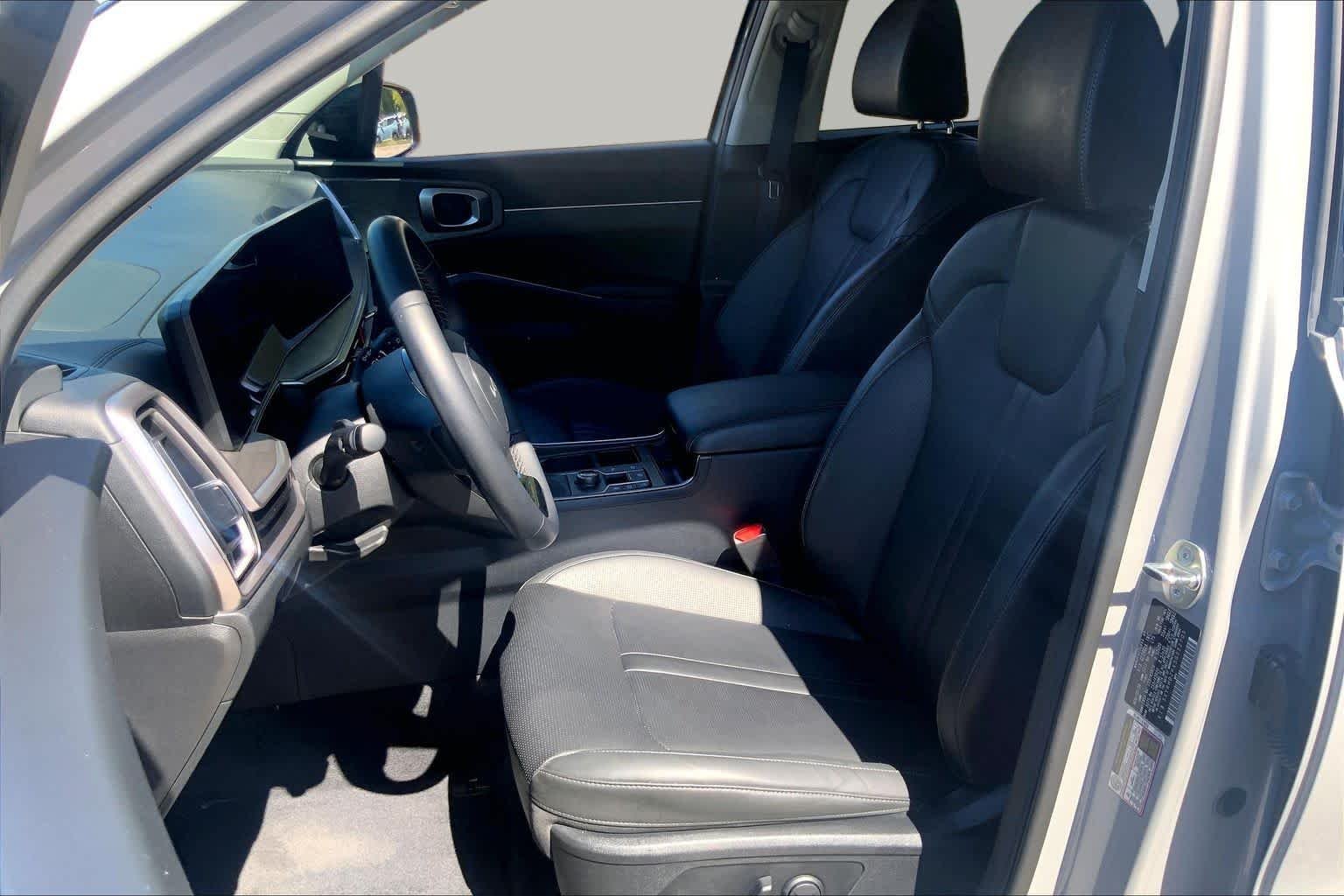 Pre-Owned 2025 Kia Sorento X-Line EX