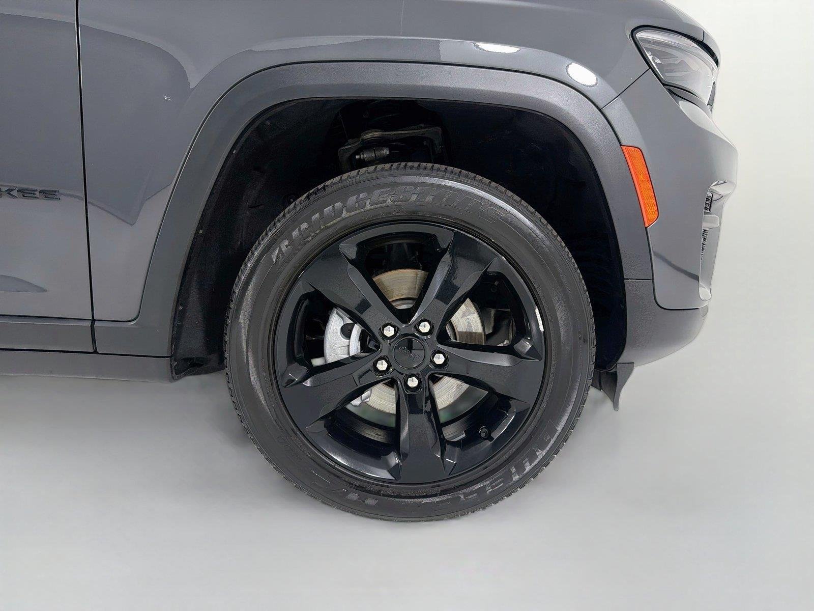 Used 2022 Baltic Gray Metallic Clearcoat Jeep Altitude image 26