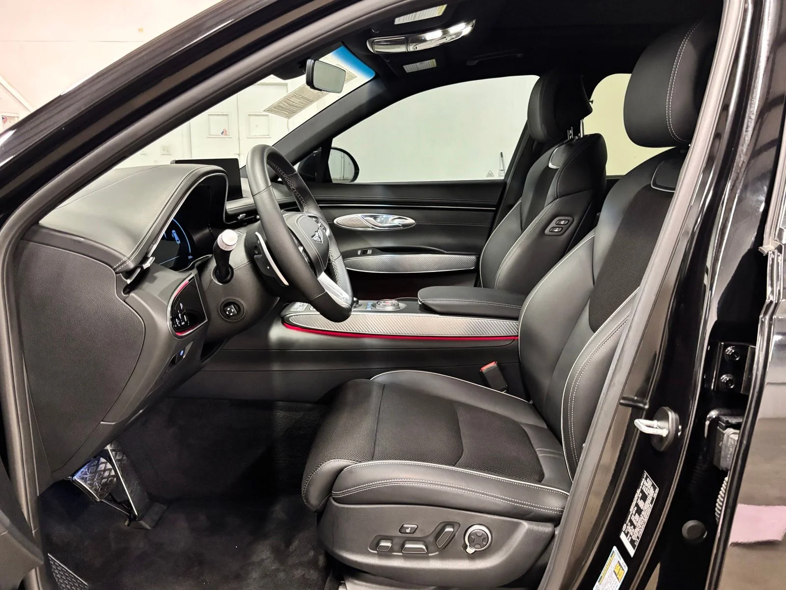 Used 2024 Black Genesis 2.5T image 16