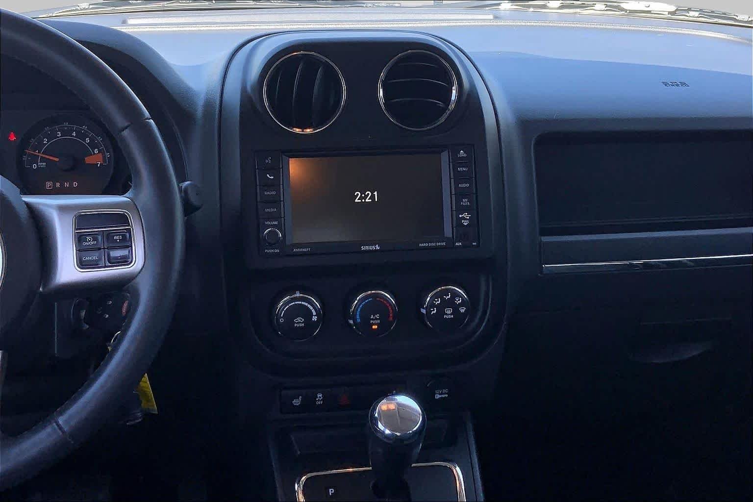 Used 2014 True Blue Pearlcoat Jeep High Altitude image 7