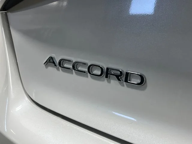 New 2026 Platinum White Pearl Honda SE image 6