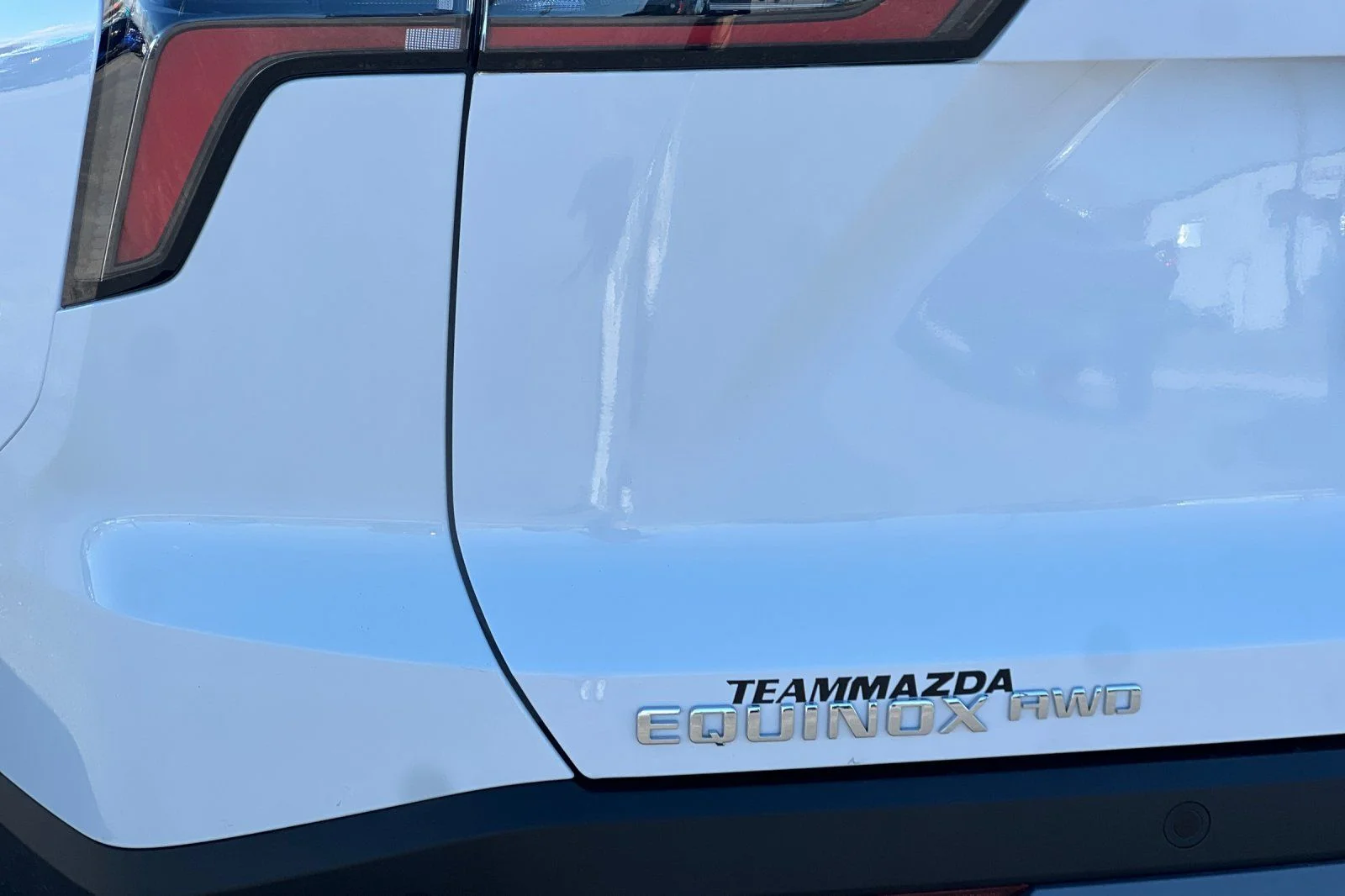 Used 2025 White Chevrolet LT image 25