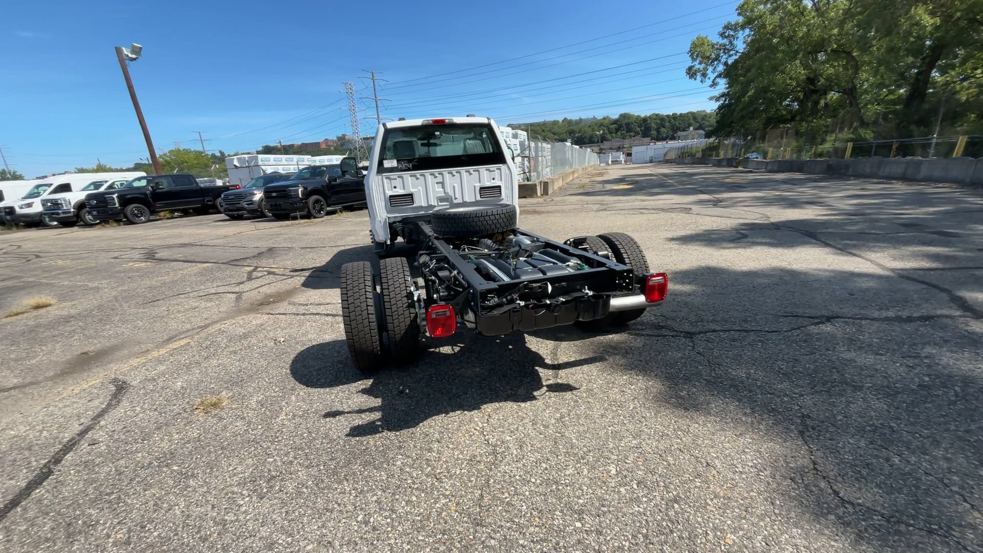 New 2026 Oxford White Ford XL image 7