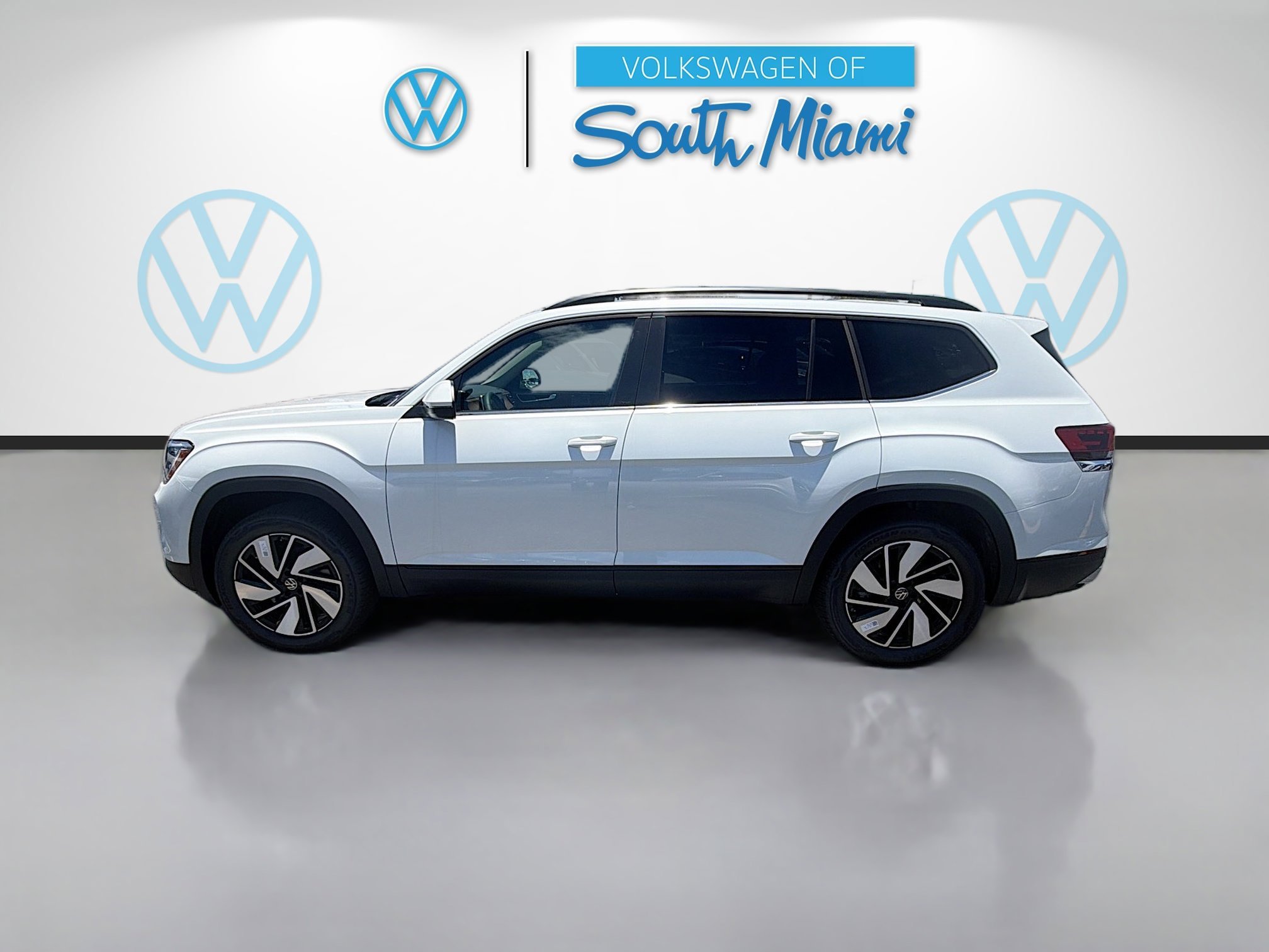 New 2026 White Pearl Volkswagen 2.0T SE w/Technology image 4