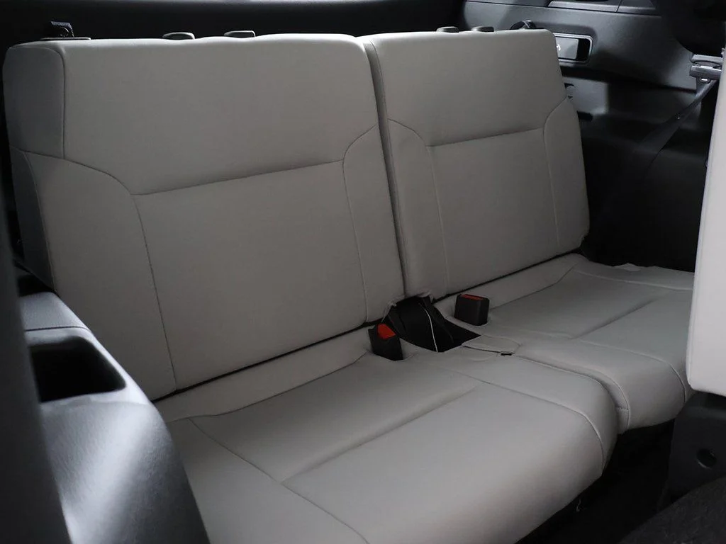 2025 Mitsubishi Outlander SE - Photo 34