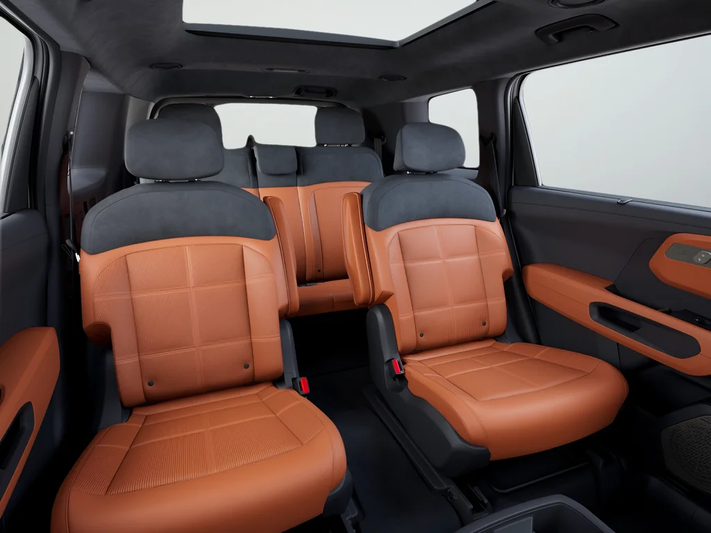 New 2027 White Kia SX Prestige image 16