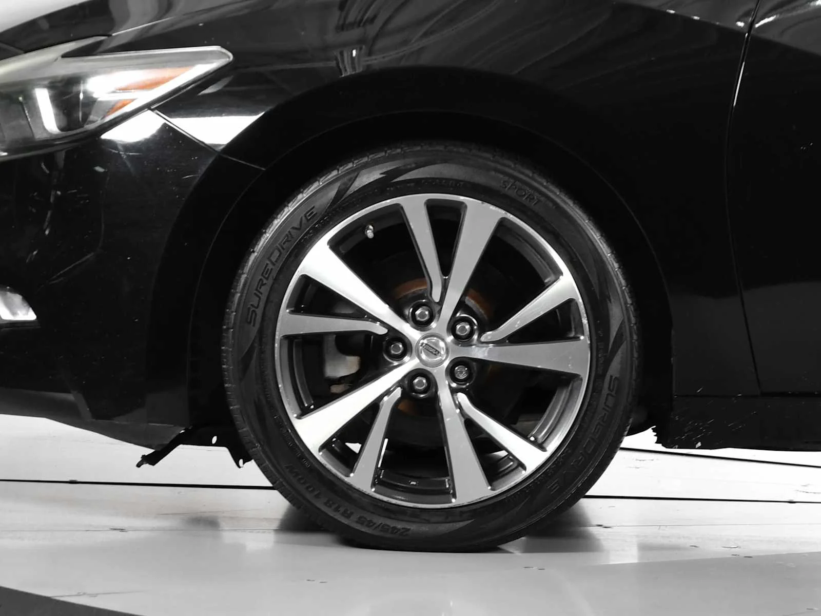 Used 2016 Super Black Nissan 3.5 Platinum image 11