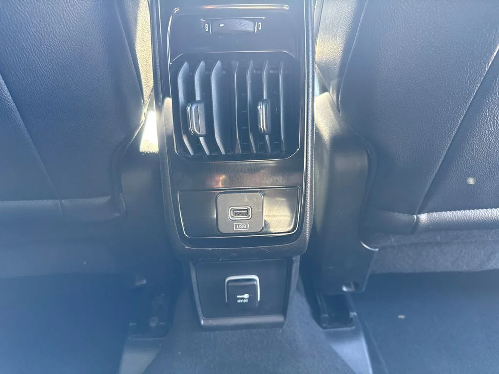 Used 2025 White Jeep Limited image 12