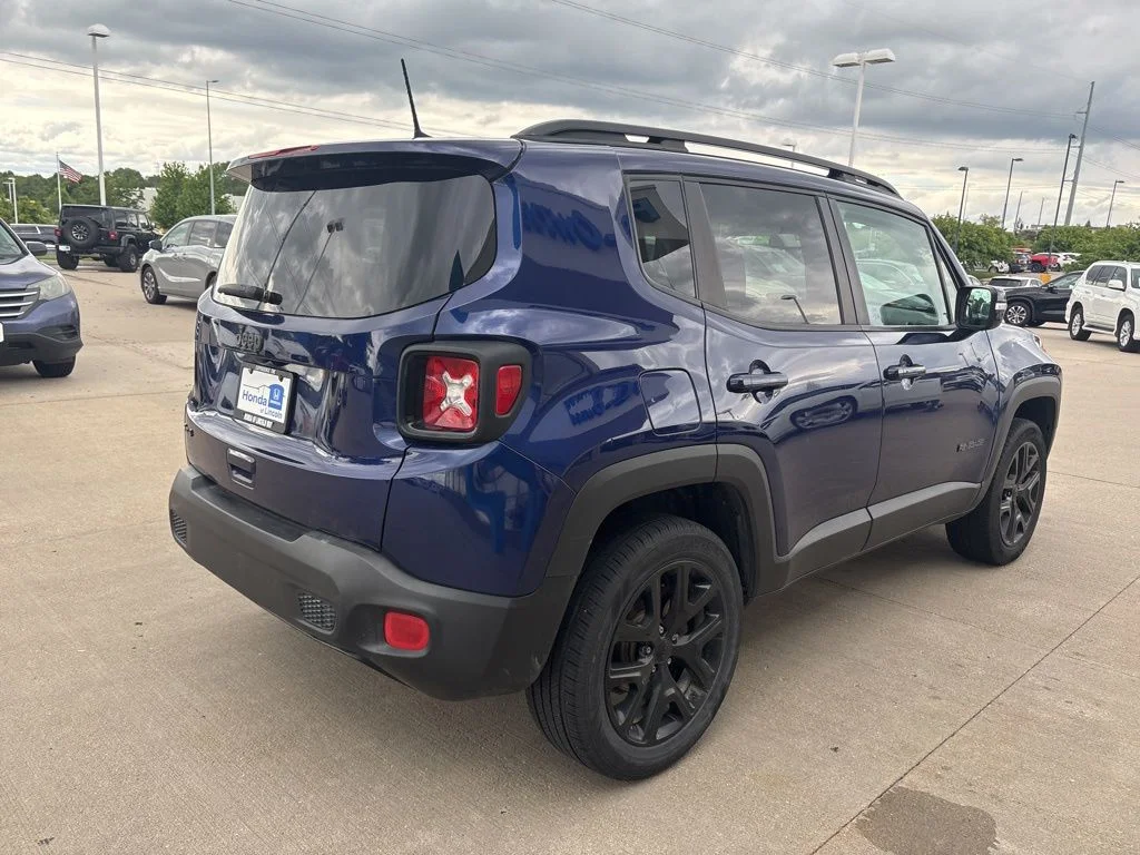 Used 2018 Blue Jeep Latitude image 5