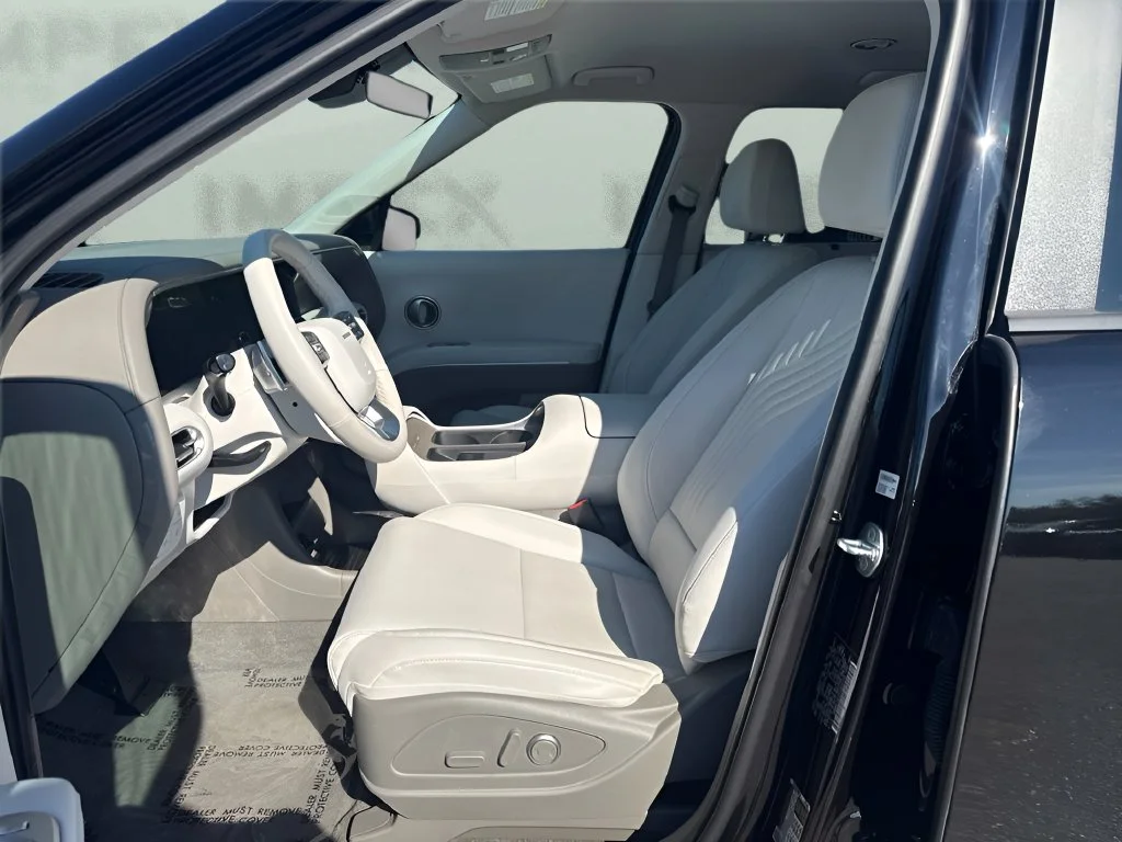 Used 2026 Black Hyundai SEL image 12