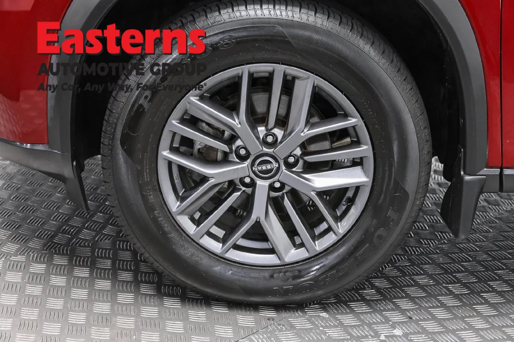 Used 2023 Red Nissan S image 33