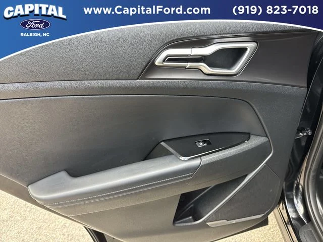 Used 2025 Black Kia EX image 17