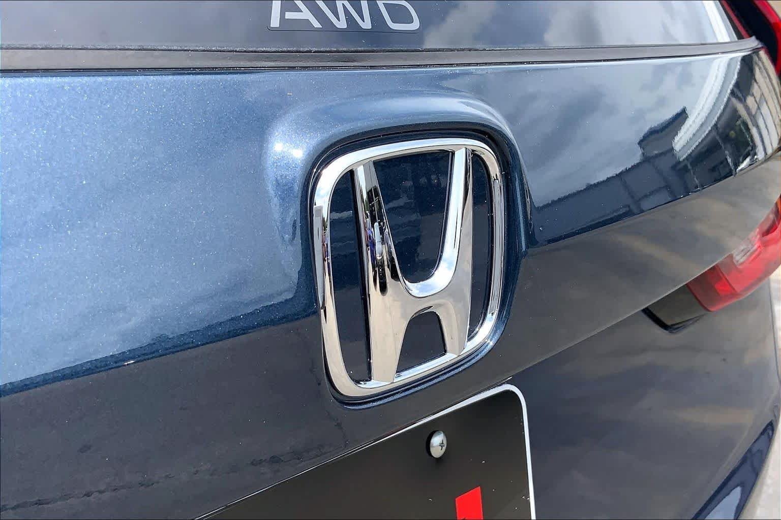 Used 2025 Canyon River Blue Metallic Honda EX image 31