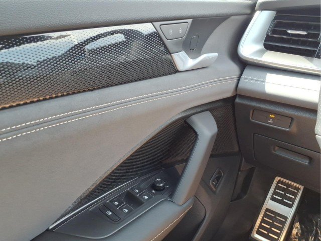 New 2026 Deep Black Pearl Volkswagen SE RLine Black 4Mo image 23