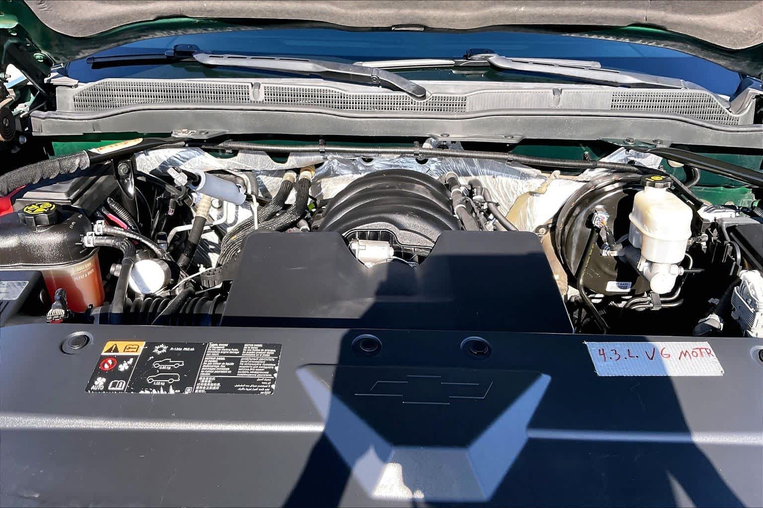 Used 2015 Rainforest Green Metallic Chevrolet LS image 29