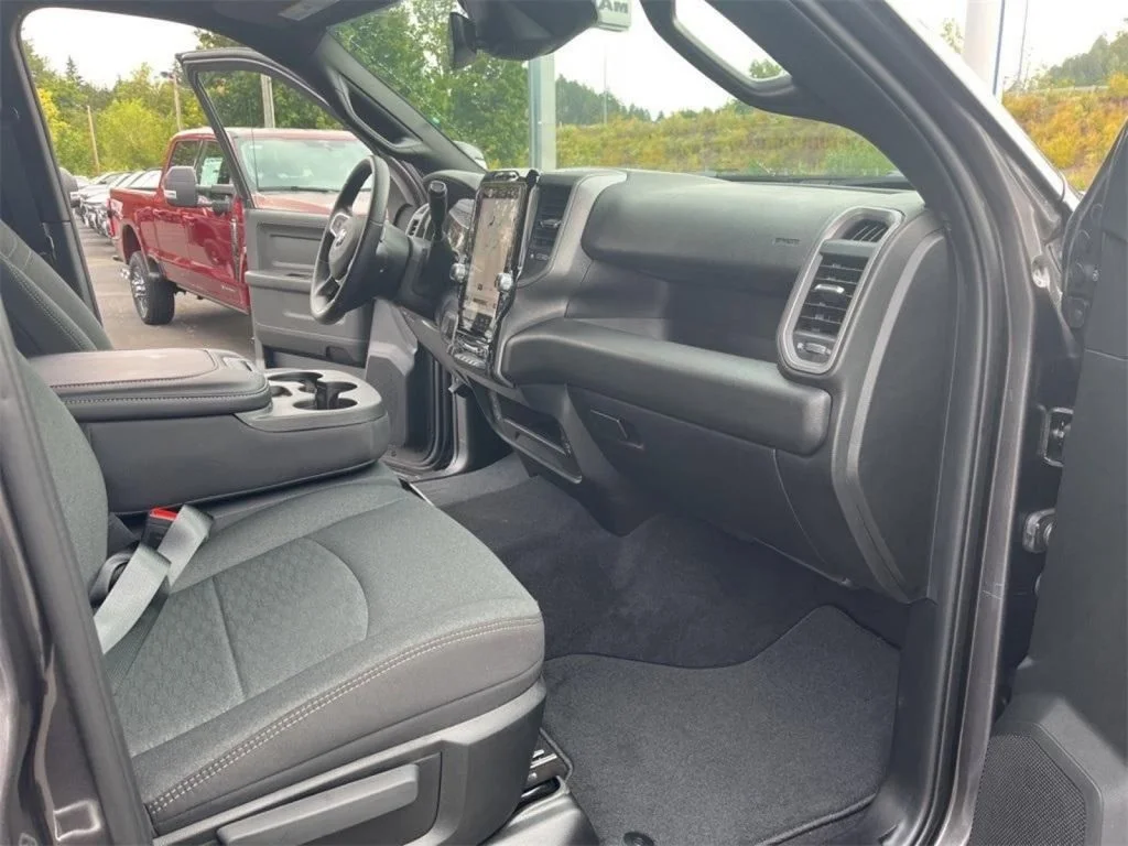 2025 RAM 2500 Tradesman - Photo 28
