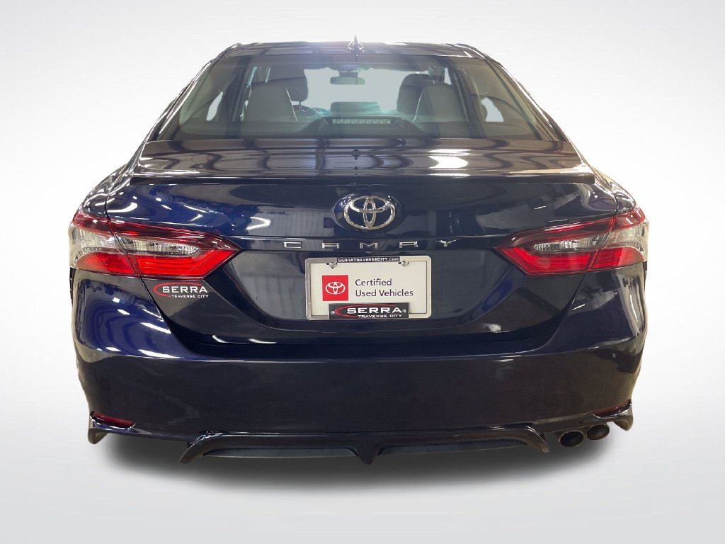 Used 2021  Toyota SE image 4