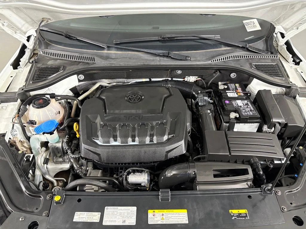 Used 2022  Volkswagen 2.0T SE image 39
