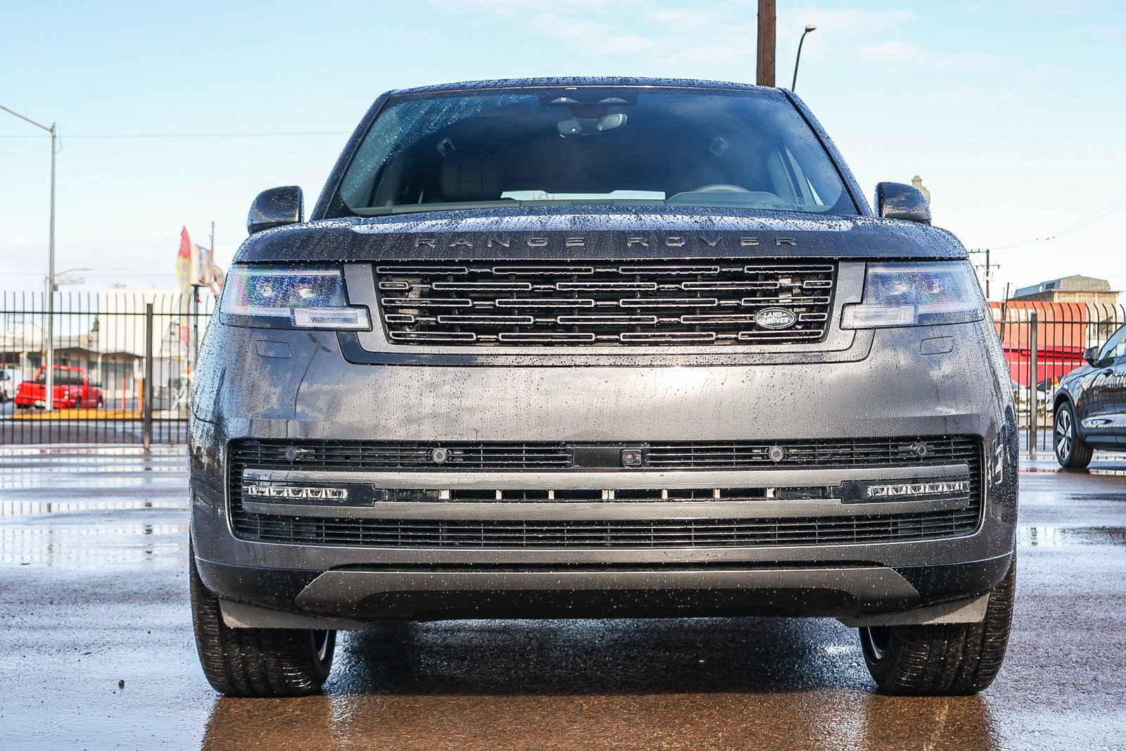 2026 Land Rover Range Rover SE - Photo 2