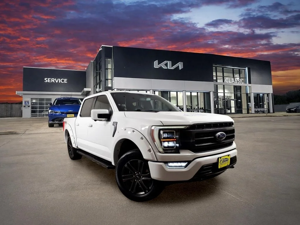 Used 2021 White Ford Lariat image 1