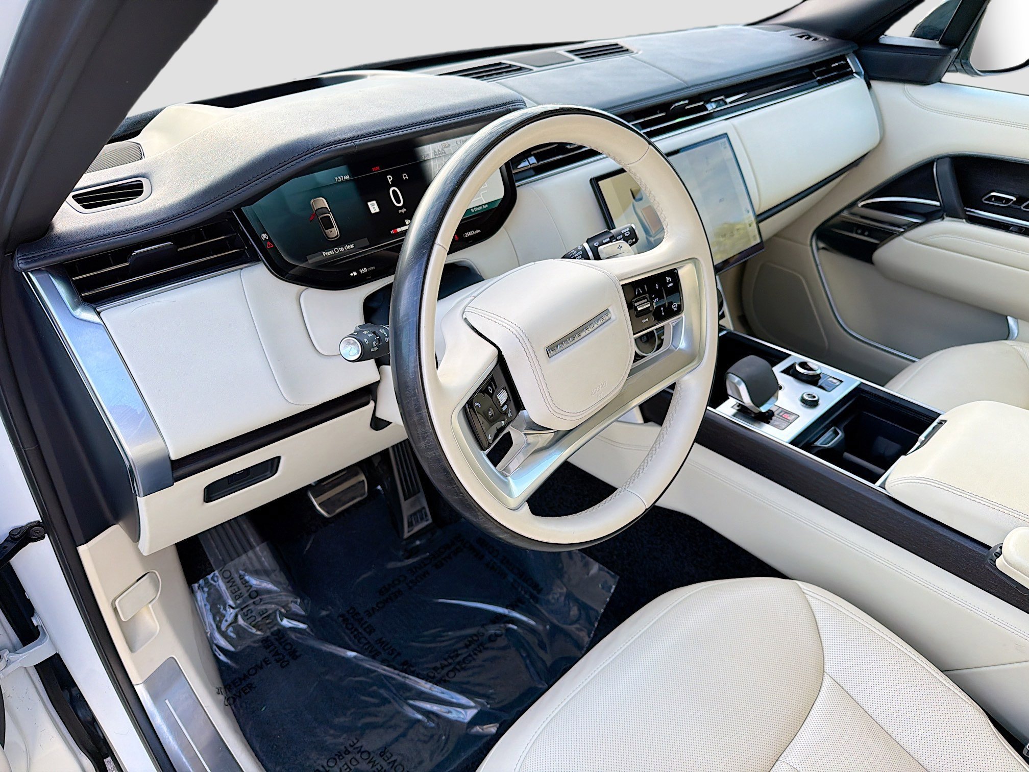 Certified Used 2023 White Land Rover Autobiography image 27