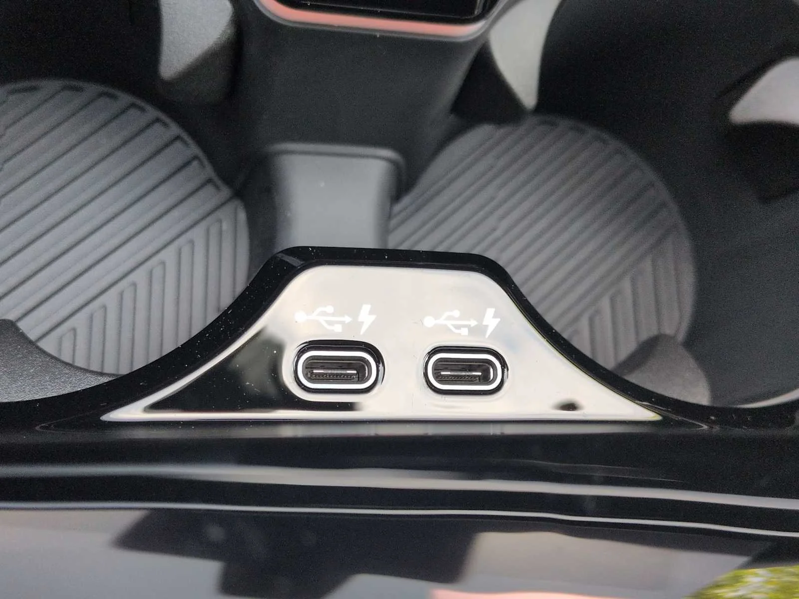 New 2027 Dark Graphite Metallic BMW 550e xDrive image 33