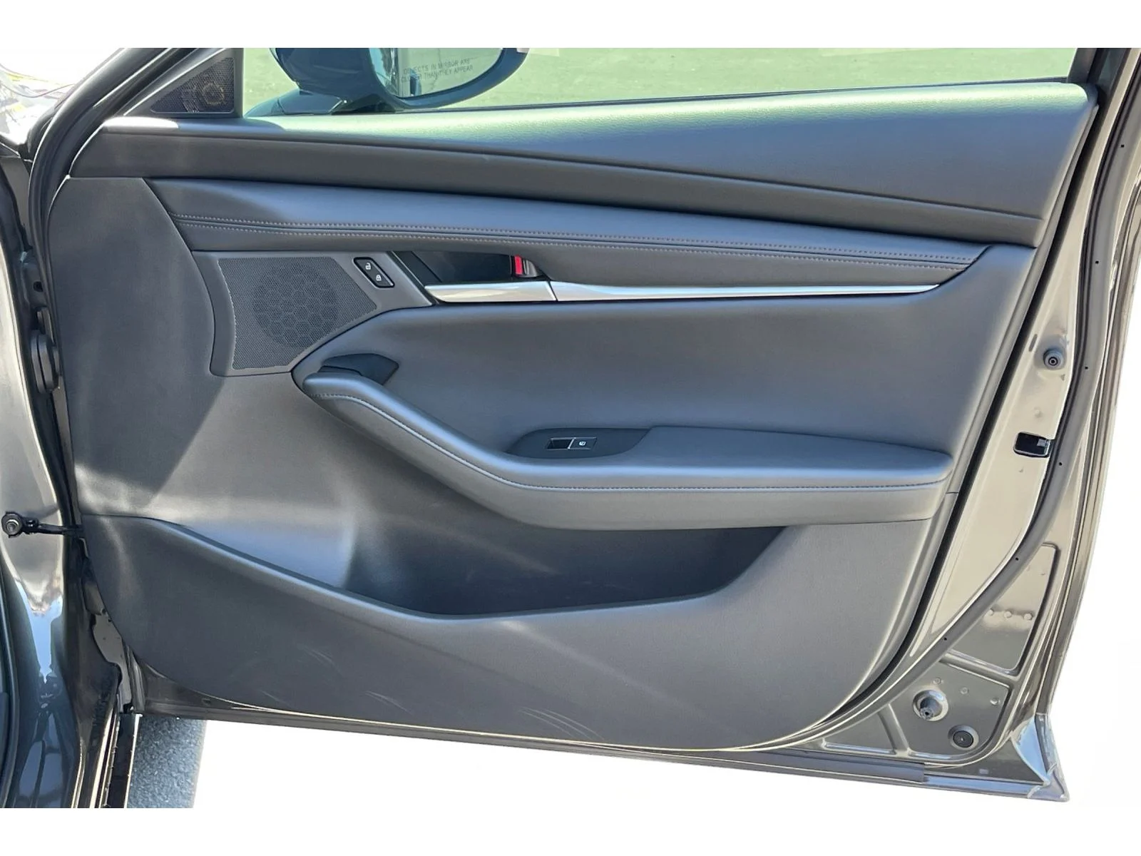 Used 2025 Machine Gray Metallic Mazda Select image 21