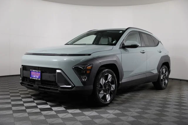 Used 2025 Green Hyundai SEL image 37