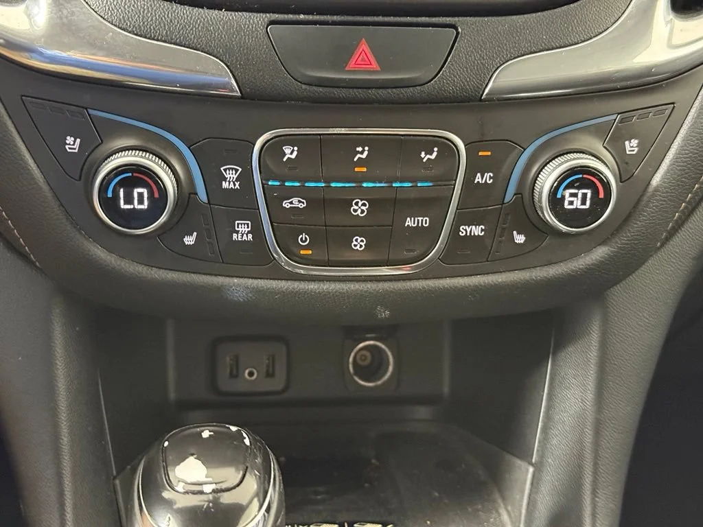 Used 2018 SUMMIT WHITE Chevrolet Premier image 16