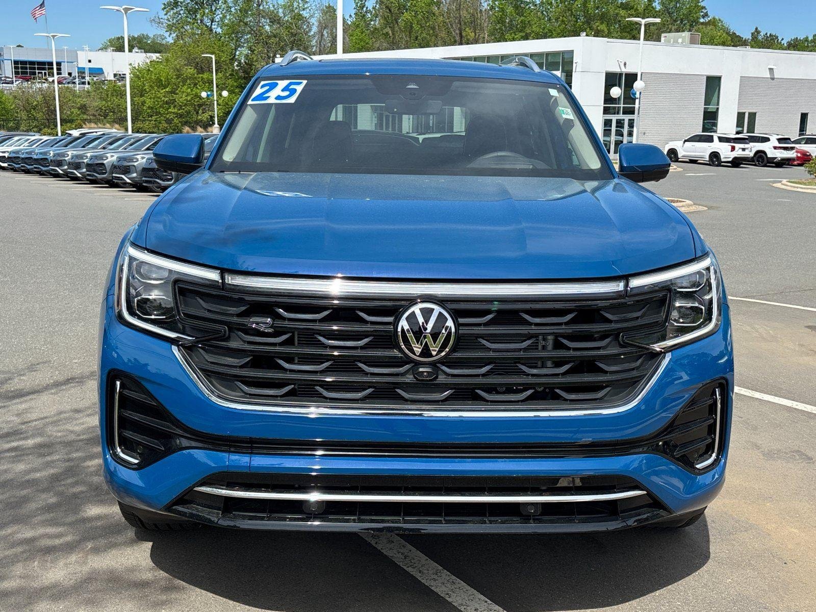 2025 Volkswagen Atlas SEL Premium R-Line - Photo 8