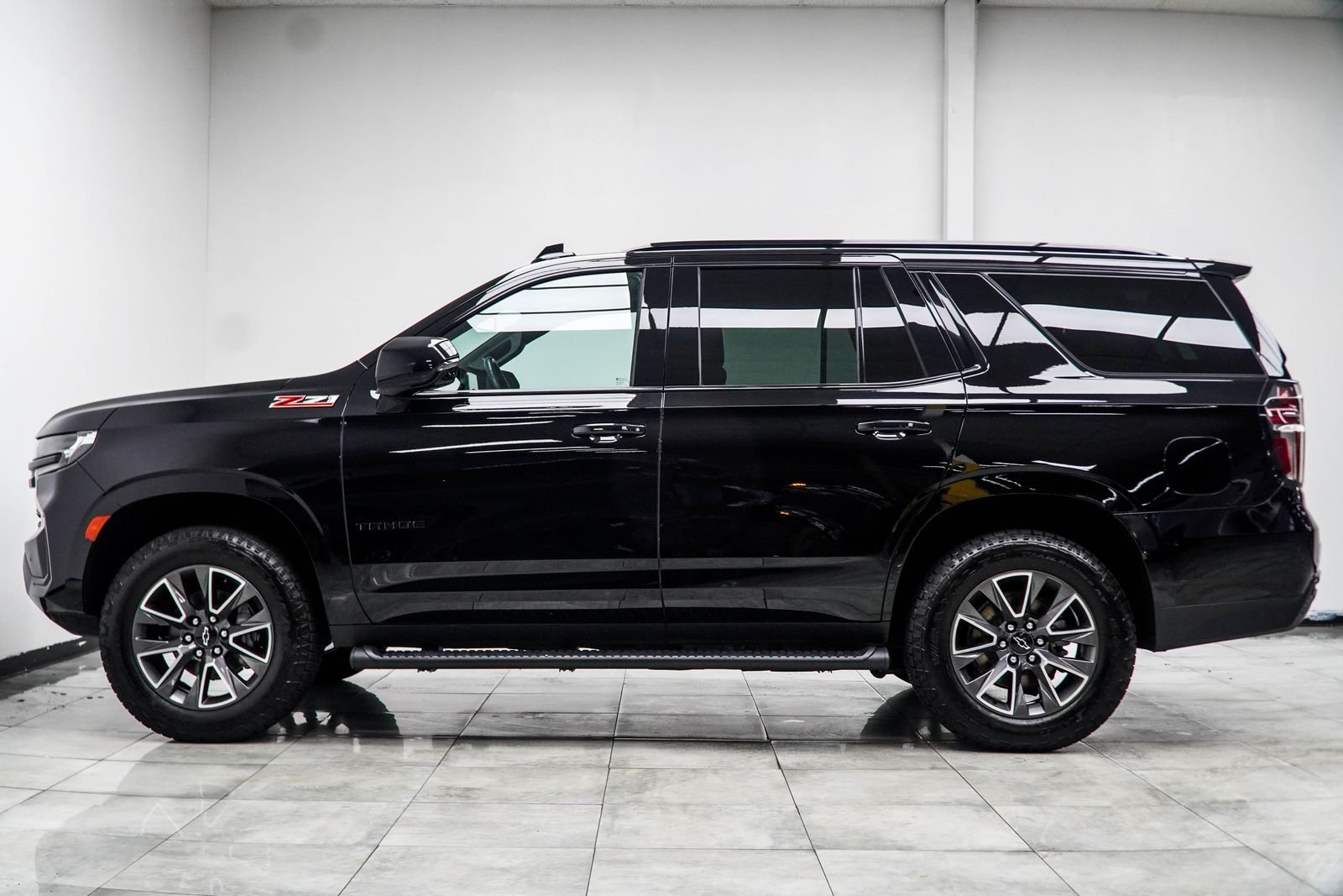 Used 2023 Black Chevrolet Z71 image 12