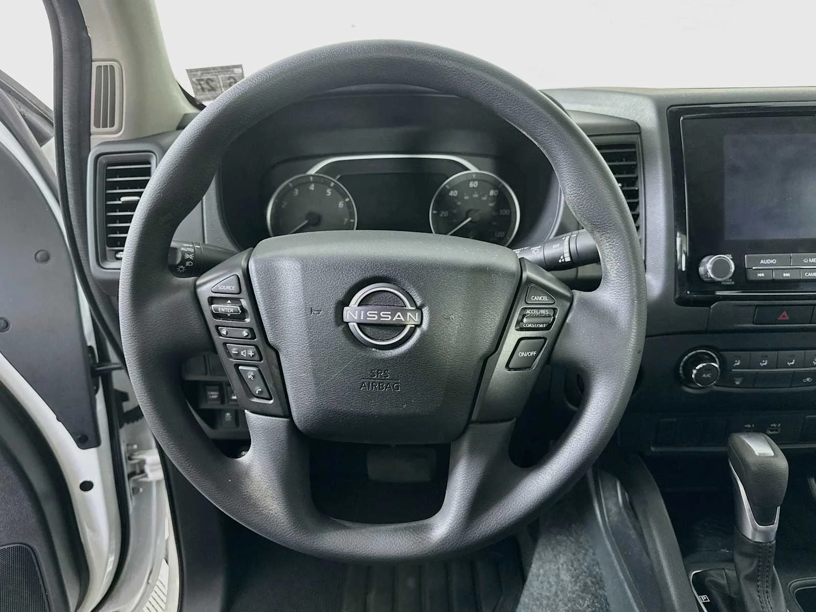 Used 2022 Glacier White Nissan S image 9
