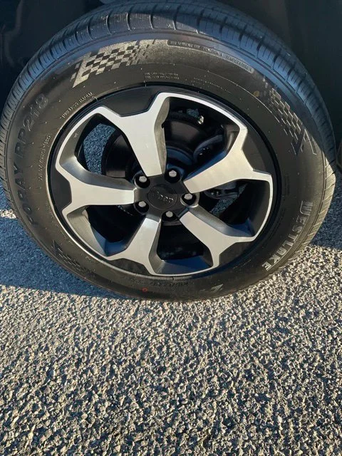 Used 2019 White Jeep Trailhawk image 31