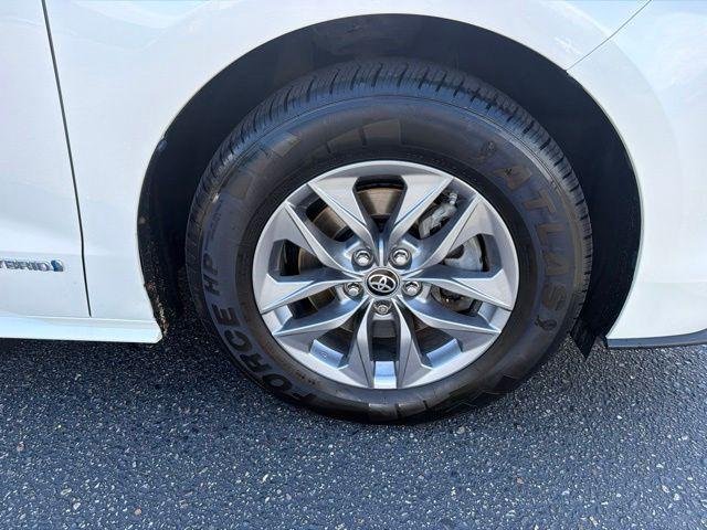 Certified Used 2021 BLIZZARD PEARL Toyota  image 2