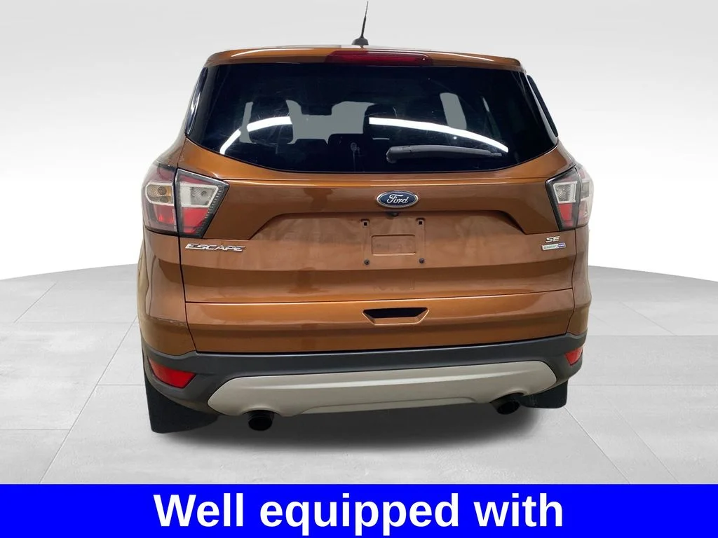 Used 2017 Red Ford SE image 3