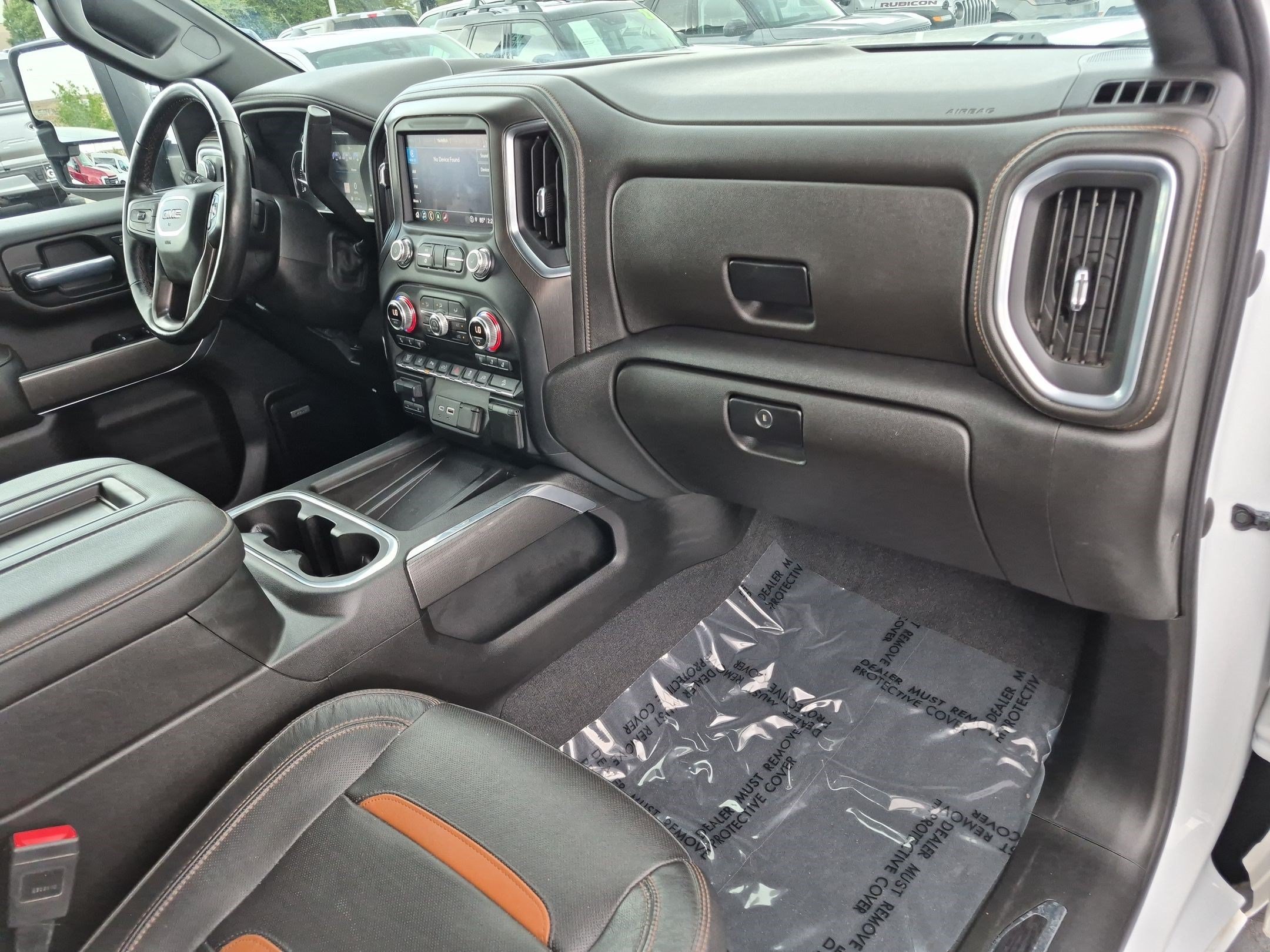Used 2022 Summit White GMC AT4 image 33
