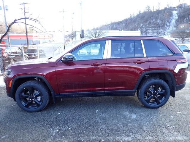 New 2025 Velvet Red Pearl-Coat Exterior Paint Jeep Limited image 2