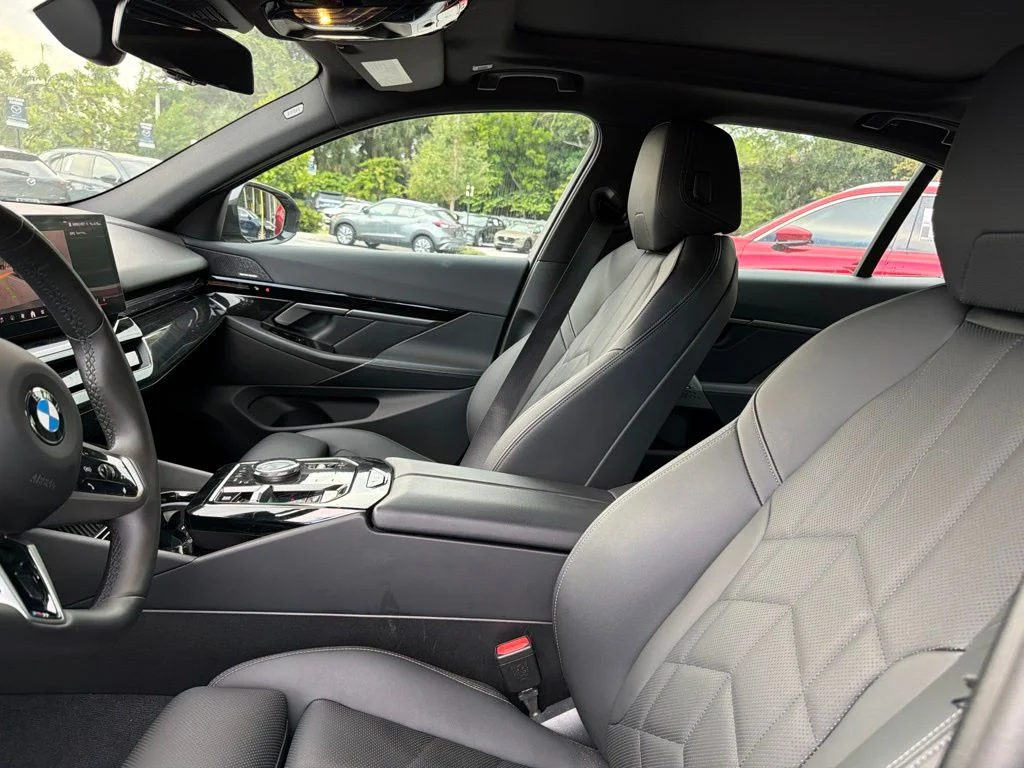 Used 2026 Dark Graphite BMW 530i xDrive image 18